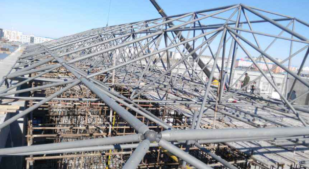 临沂细数网架装配中抉择应用钢结构对室第的优势